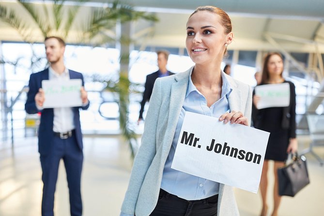 Private Arrival Transfer From Santorini Airport To All Destinations - First meeting at JTR: how you actually find your driver