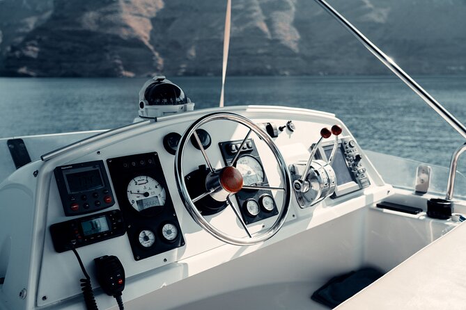Private Caldera Cruise with Power Catamaran ENJOY incl. Meal & Drinks - Stop 3: Red Beach (about 10 minutes for quick views and a swim)