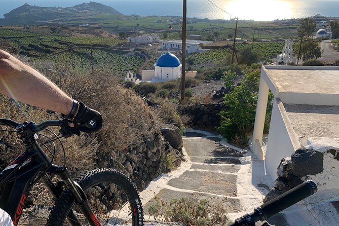Private Electric Mountain Bike Experience and Tour in Santorini - Akrotiri and the Venetian Castle Area: Short Stop, Big View Payoff