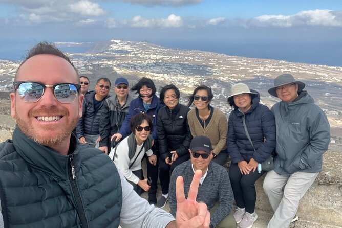 Private Experience in Santorini with Guide in Spanish - Oia hillside walking with big caldera views for an hour