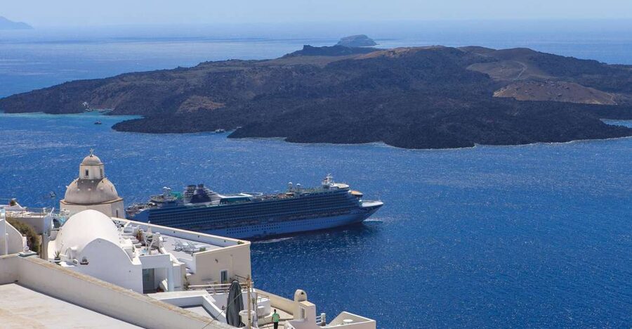 Private Famous Sights Tour with Local Guide in Santorini - Oia on the Caldera Slope: Village Atmosphere and Big-View Moments