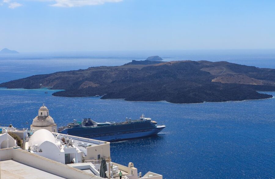 Private Famous Sights Tour with Local Guide in Santorini - Price and Value: What $196 Buys in a Private 4-Hour Tour