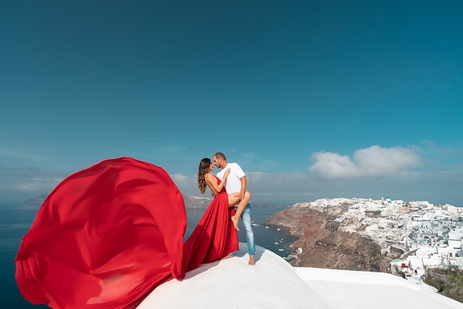 Private Flying Dress Photoshoot in Santorini - Photo Spots and Poses: Classic Views Without the Guessing