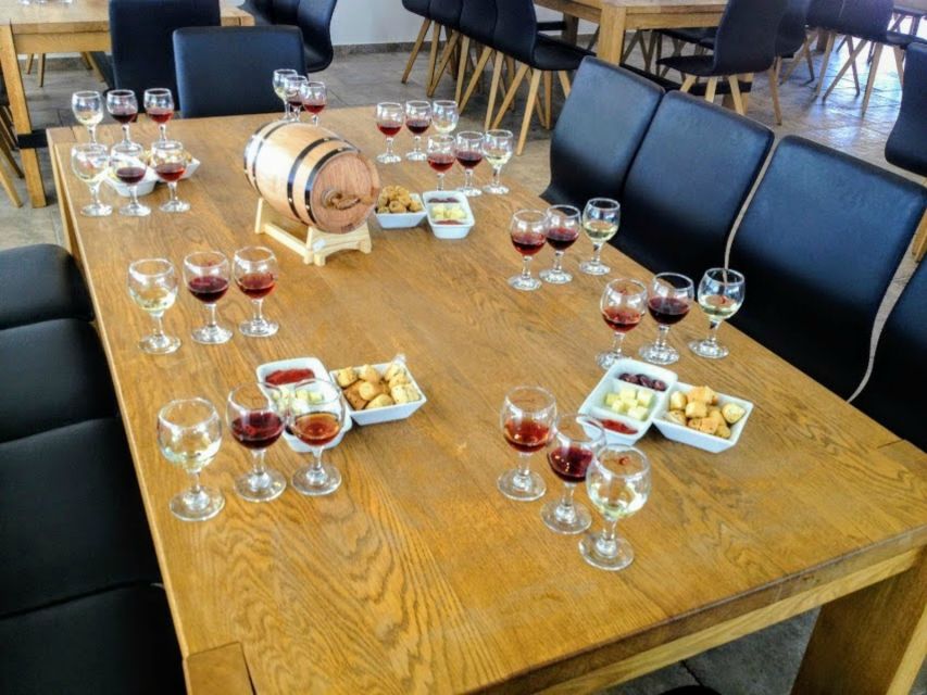 Private Group Visit to Akrotiri & 3 Wineries with Tastings - Pickup, comfort, and timing: make the logistics work for you