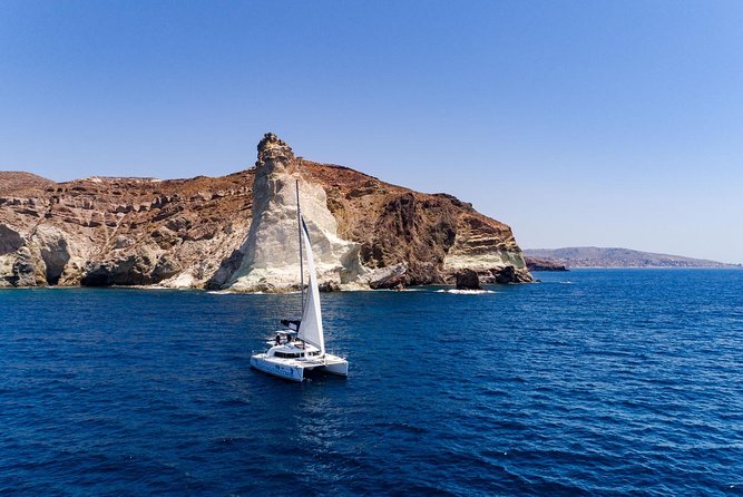 Private Luxury Caldera Cruise with a rich BBQ meal and Open Bar! - The crew: Captain John and George run a smooth, patient day