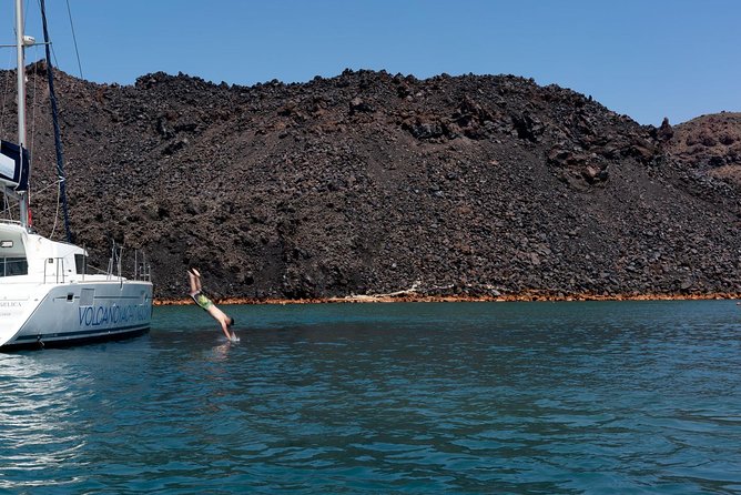 Private Luxury Caldera Cruise with a rich BBQ meal and Open Bar! - Price and value for a 5-hour private day in the Caldera