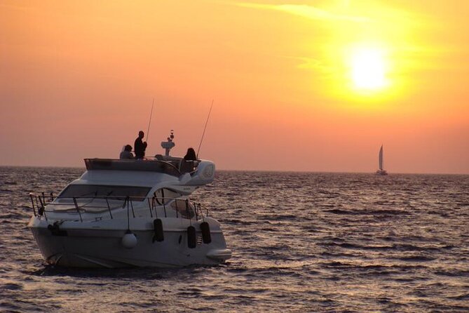 Private Motor Yacht Cruise with BBQ, Open Bar & Transfers - Stop 2: White Beach Snorkeling Break That Changes Your Day