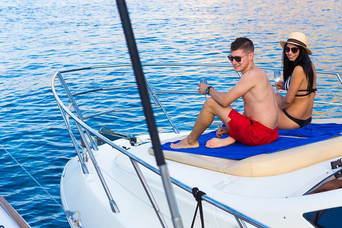 Private Motor Yacht Cruise with BBQ, Open Bar & Transfers - Nea Kameni and Beyond: The Cooler Volcano Cove Swim