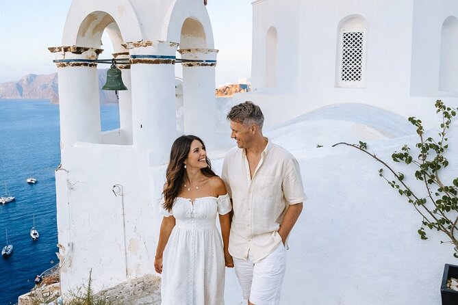 Private Photoshooting in Santorini with a local Photographer - Why a private Oia photo walk beats the selfie grind