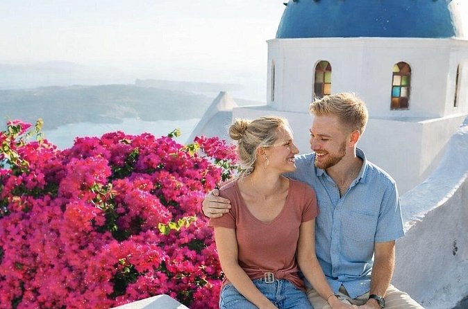 Private Photoshooting in Santorini with a local Photographer - Price and value for up to 5 people