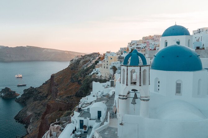 Private Santorini 4-Hours Tour : Oia, Megalochori & wine tasting - Venetsanos Winery: cliffside wine tasting with volcanic grape character