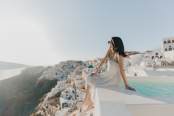 Private Santorini Photography in Oia 伊亚步行旅拍 - How the Shoot Feels: Posing Help That Looks Natural