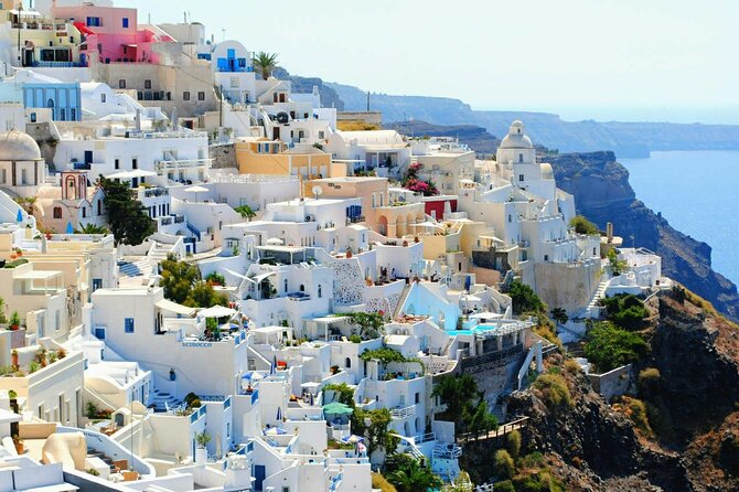 Private Santorini Sightseeing Tour with Local Driver - Oia: blue domes, caldera views, and a walk you can actually enjoy