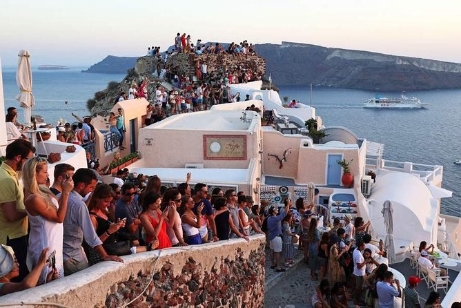 Private Tour Santorini best Attractions - Perissa black sand beach: the volcano moment (and a real 1-hour break)