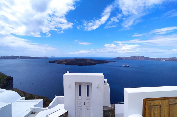 Private transfer Port/Airport or any destination in Santorini - What your driver really does: tracking, waiting rules, and meetups