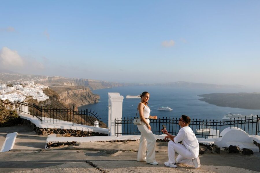 Proposal Photographer in Santorini - Price and value: is $303 per group up to 6 worth it?