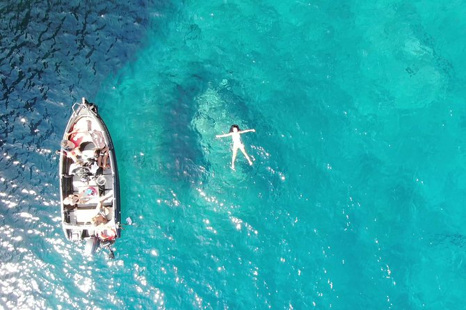 Rent a Boat in Santorini without a License - Key points I’d bookmark before you go