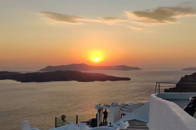 Romantic Private Day Tour in Santorini - Stop 2: Pyrgos, Santorini’s Highest Village and Its Maze-Like Streets