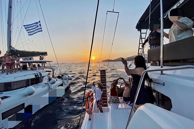 Sailing Cruise in Santorini With Fairwind - Food on Board and the One Tiny Catch in the Dining Area