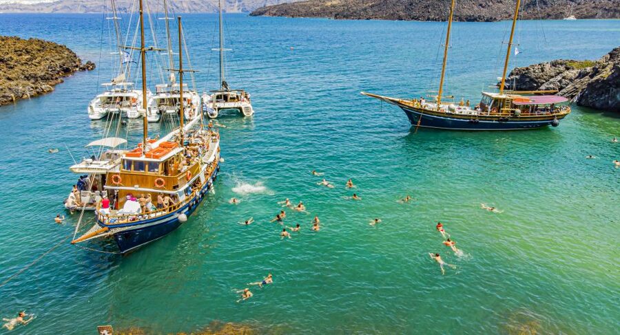 Santorini 2-Day Combo: Volcano Boat Cruise & Island Bus Tour - Timing and meeting points: avoid the common stress trap