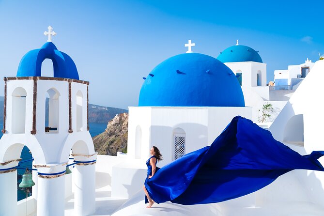 Santorini 2h Private Flying Dress Photoshoot with Transportation - Key Points That Make This Shoot Work