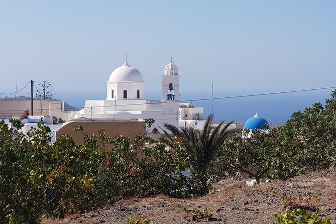 Santorini: 4hr Private Countryside Hidden Paths Tour - The private guide factor: what you get beyond sightseeing