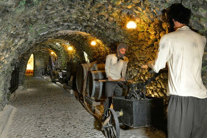 Santorini 6 hours Day tour and Lunch - Price and what you’re really paying for