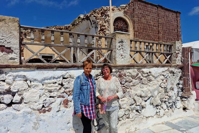 Santorini: 6hr Private Tour with Olive Oil, Beer or Wine Tasting - Pyrgos in 45 minutes: village time without the rush