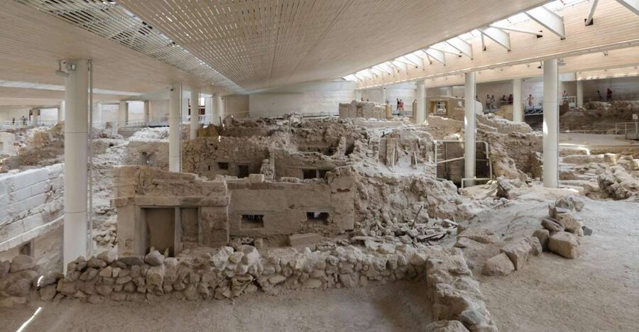Santorini: Akrotiri Prehistoric City Guided Walking Tour - What You’re Looking At: Buildings, Streets, and Pottery