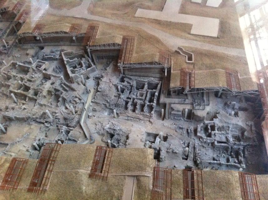 Santorini: Akrotiri Prehistoric City Guided Walking Tour - The 1.5-Hour Walk You’ll Actually Take