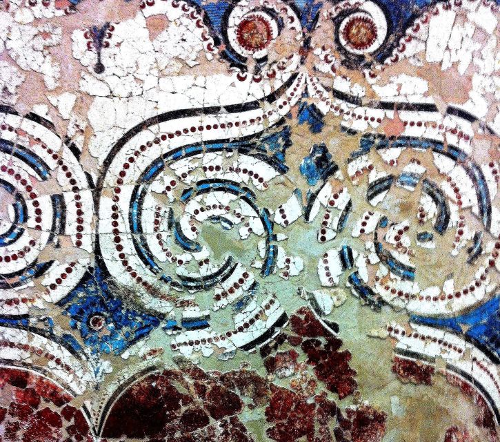 Santorini: Akrotiri Private Guided Tour with Hotel Pick-Up - Timing matters: how to get the best experience in 2 hours