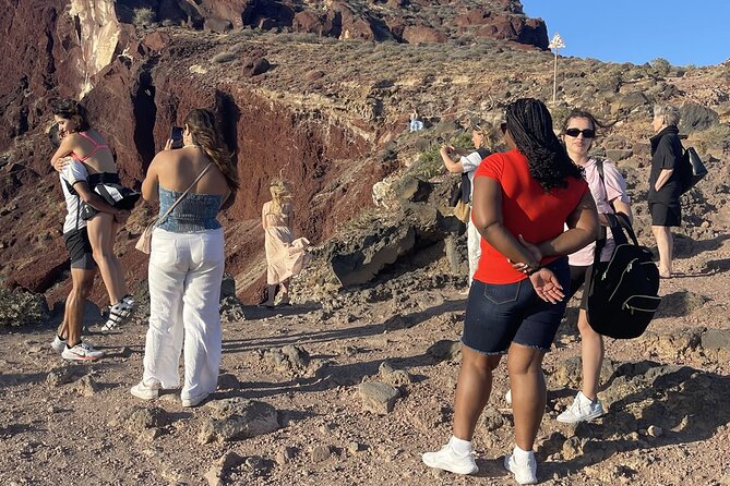 Santorini ATV Highlights Tour: Oia, Viewpoints & Volcanic Beaches - Oia for an hour: best photo angles without getting lost