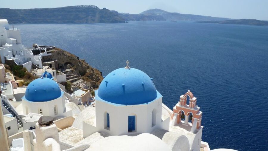 Santorini: Best Of Santorini Private Tour with a Local Guide - Megalochori and the payoff of village time