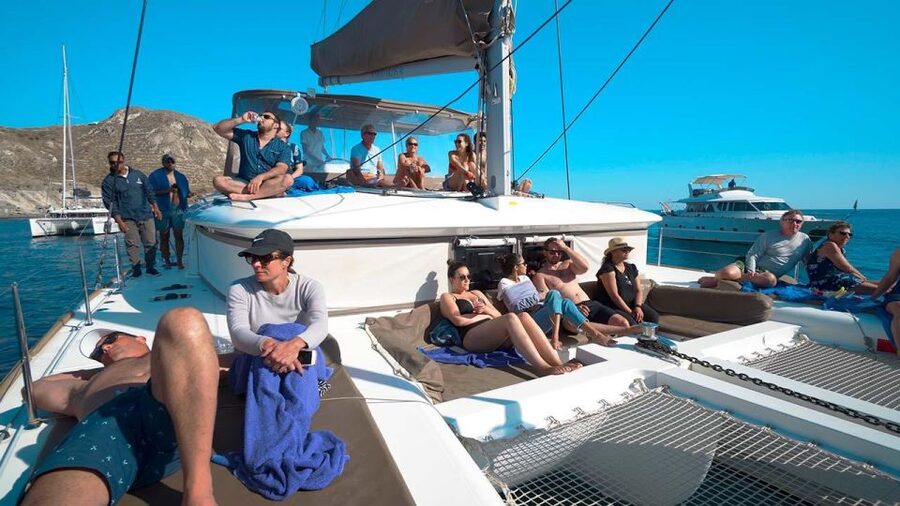 Santorini: Caldera Cruise with Greek Meal and Transfer - The Greek meal on board: what’s actually served