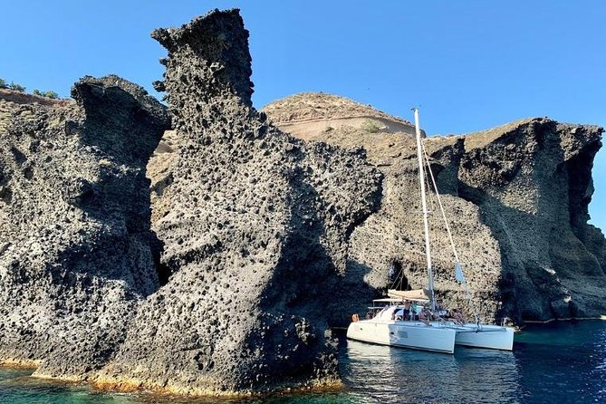 Santorini Caldera Panorama Winter Cruise All Inclusive - Red Beach to White Beach: the quick photo stops that work