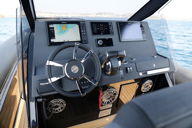 Santorini Caldera: Private Cruise with Speed Boat & Open Bar - Speedboat caldera time, without the extra fuss