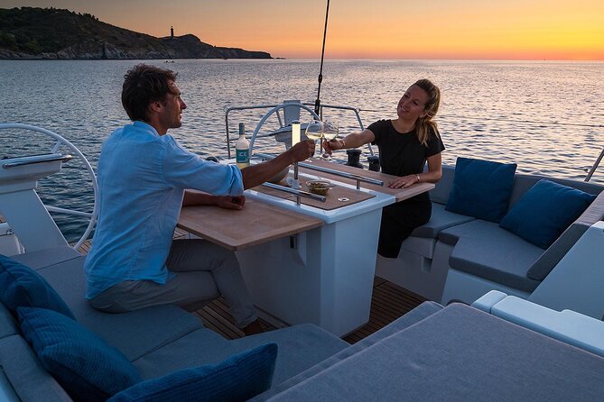 Santorini: Caldera Private Sailing Boat Cruise with Beneteau Oceanis 46.1 - Getting picked up in an A/C van (and why it matters)