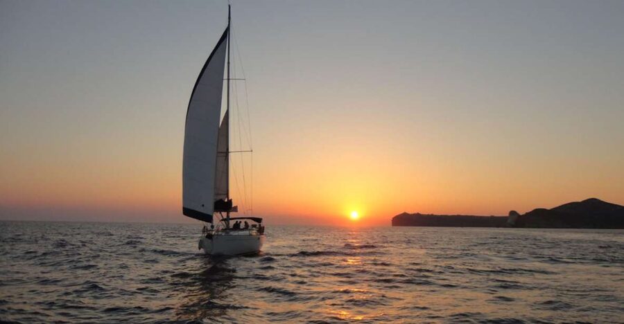 Santorini Caldera: Sunset Sailing Cruise with Meal - Key things to know before you go