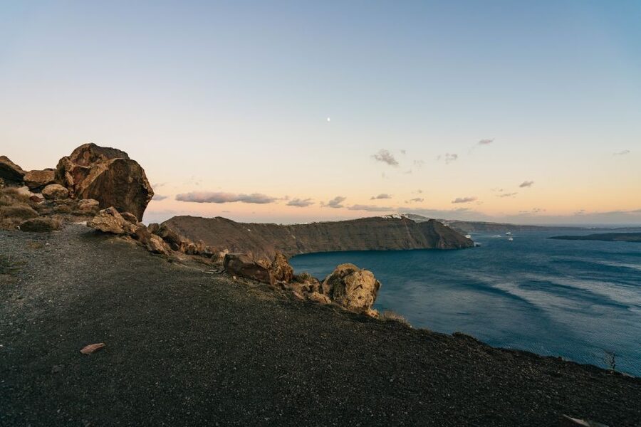 Santorini: Caldera Trail Guided Hike and Sunset Viewing - The big idea: hiking the caldera rim beats the usual Santorini routine