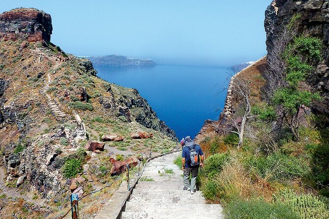 Santorini Caldera Walk Hiking Experience Fira-Oia - Why Fira to Oia is the Santorini hike everyone talks about