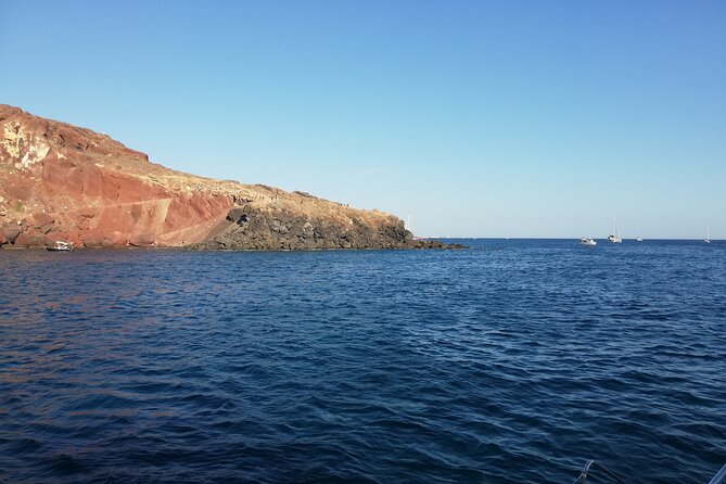 Santorini Catamaran Cruise with Fresh Meal and Open Bar - The Flow of the Day: Pickup, Catamaran, and the Vlychada Finish