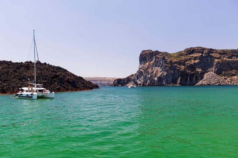 Santorini: Catamaran Cruise with Fresh Meal & Open Bar - Sunset option: watching the caldera from sea level