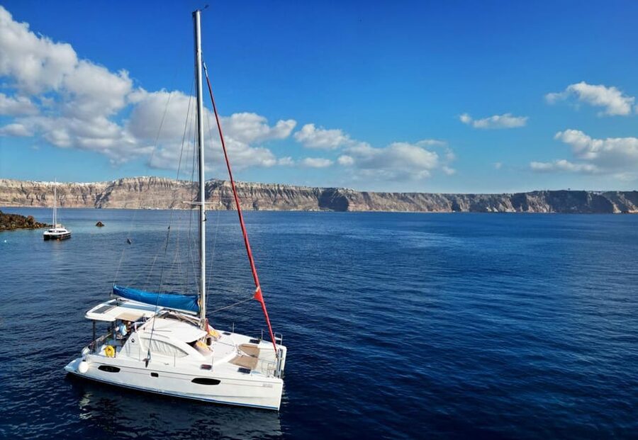 Santorini: Catamaran Cruise with Greek BBQ and Drinks - From Vlychada Marina to the red-and-white coast: why this cruise works