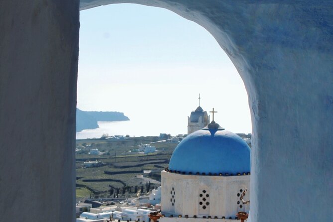 Santorini Classic Highlights and Sightseeing Private Tour - Oia first: blue domes, castles, windmills, and the lanes
