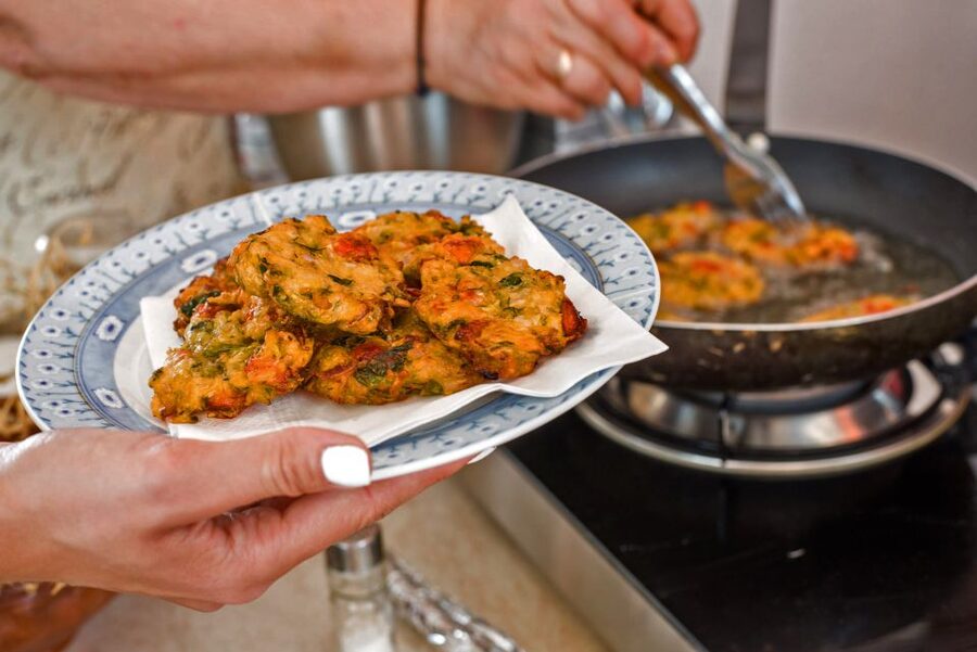 Santorini: Cooking Class and Easy Hike - Who should book this tour (and who should skip)