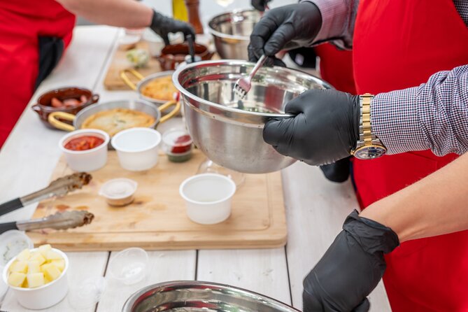 Santorini Cooking Class with Wine Tasting - Who this Santorini cooking class is best for