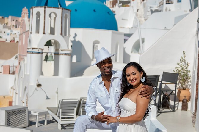 Santorini couple photoshoot with 50 edited photos! - Price and value for up to three people