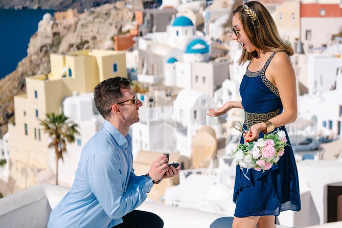 Santorini: Customized Private Photoshoot Walk in Oia - Why a Private Photo Walk in Oia Works Better Than the Usual Plan
