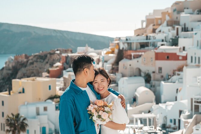 Santorini: Customized Private Photoshoot Walk in Oia - How Many Edited Photos You’ll Get (and Why It’s a Better Deal Than You Think)