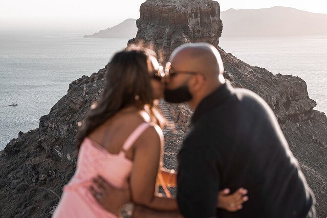 Santorini: Customized Private Photoshoot Walk in Oia - Time Slots in Santorini: Plan Like a Photographer